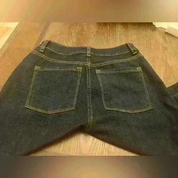 L.L. Bean classic fit jeans Size 2 Reg - Picture 2 of 5